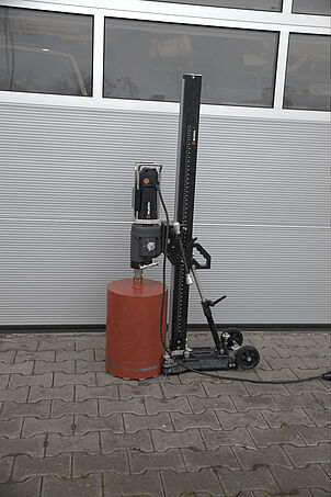 Kernbohrgerät mit 300mm Bohrkrone
